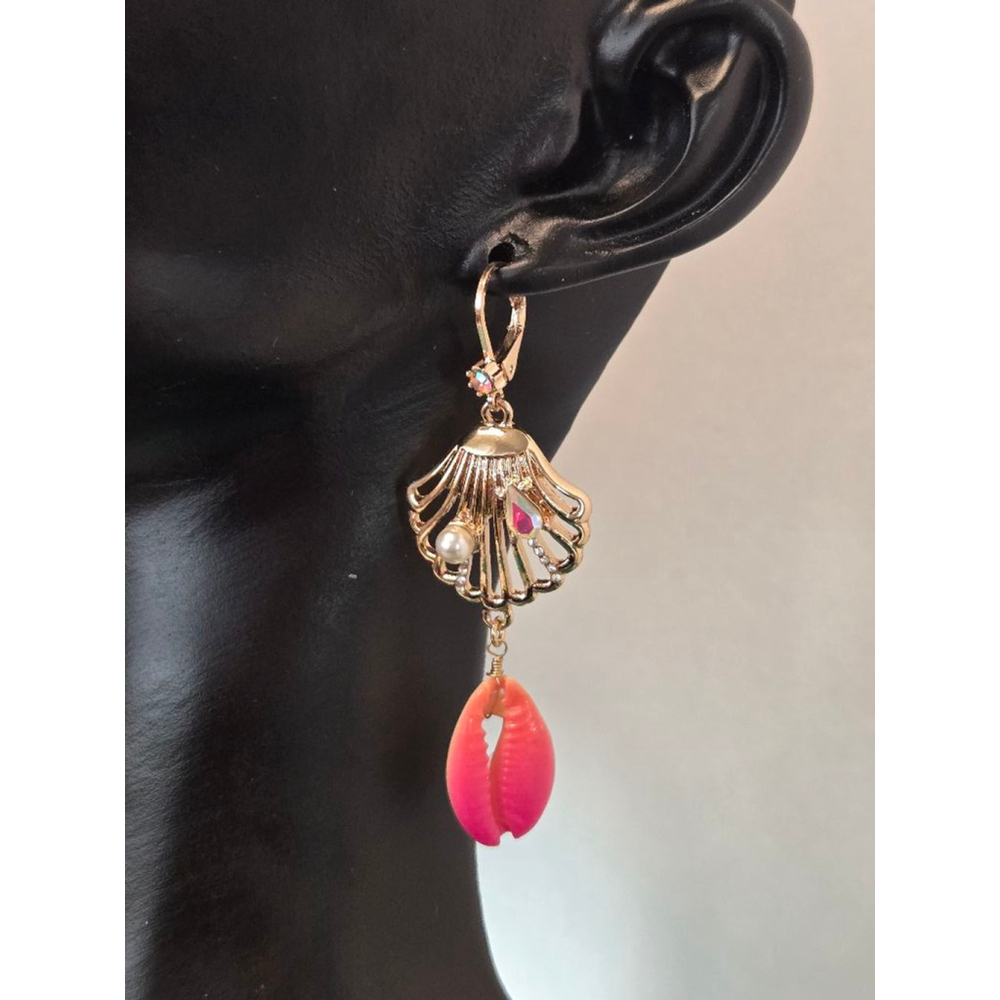 New earrings Betsey Johnson sea shelf gold tone pink